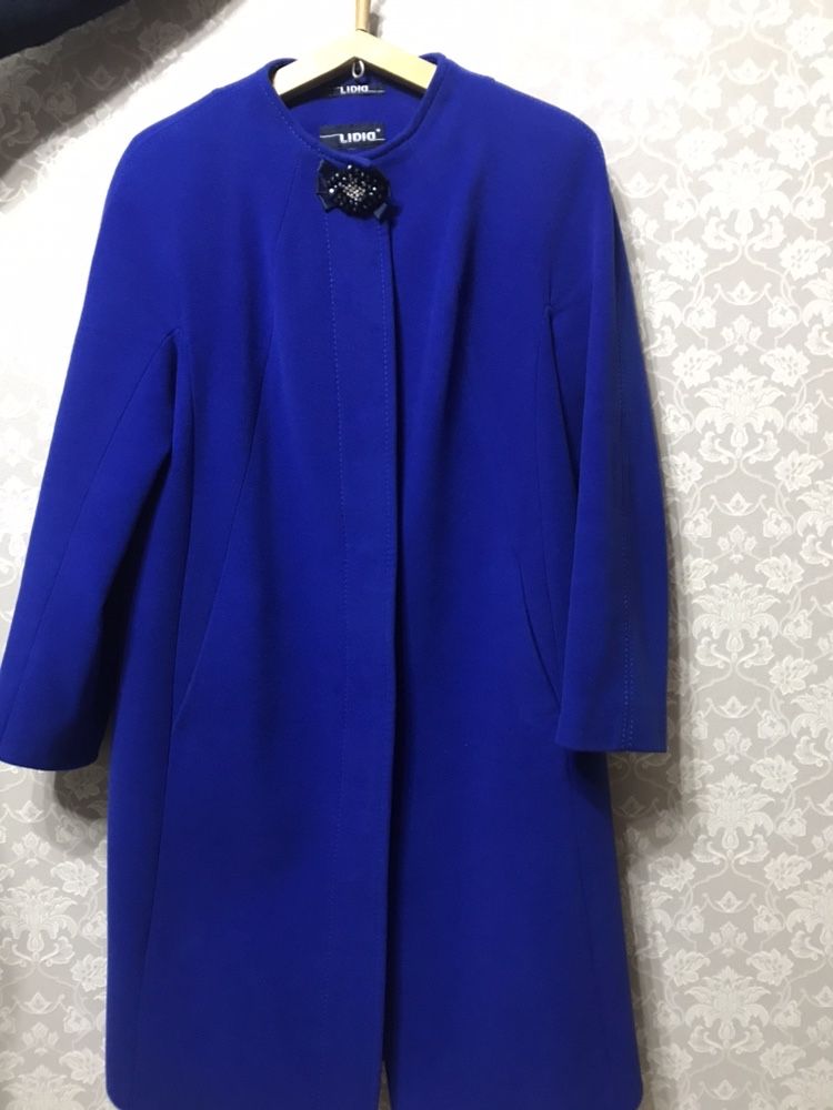 Продам пальто синего цвета женское