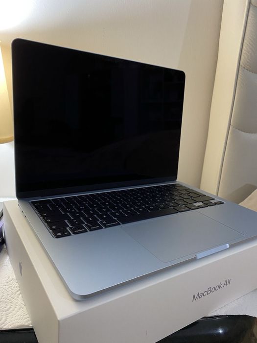 Macbook air m2 16/256 100% 22 ta sikl 25 soatgacha yetadi quvati