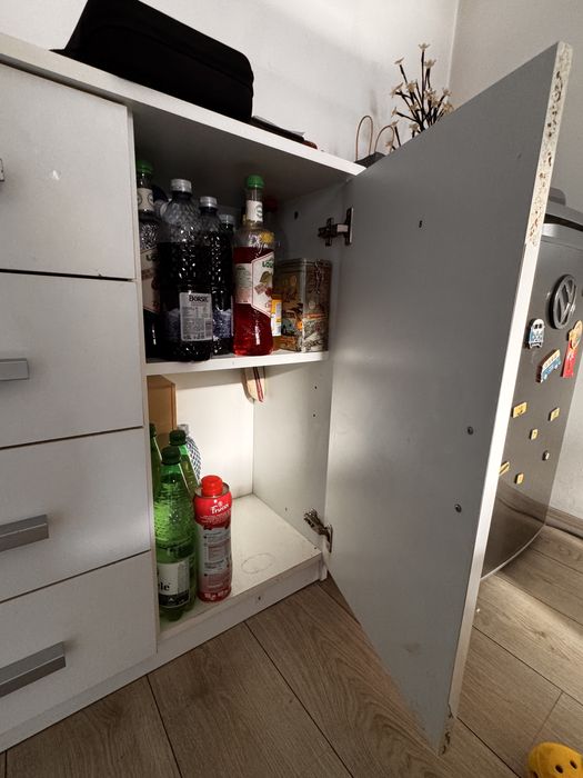 Corp alb de mobila cu sertare