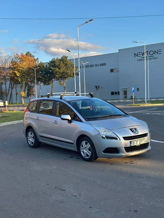 Peugeot 5008 2011
