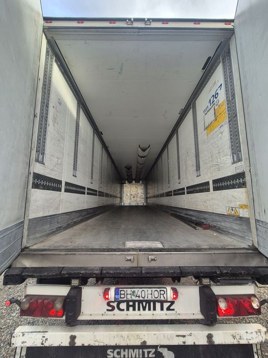 SCHIMTZ SKO24 Frigorific Carrier vector 1850
