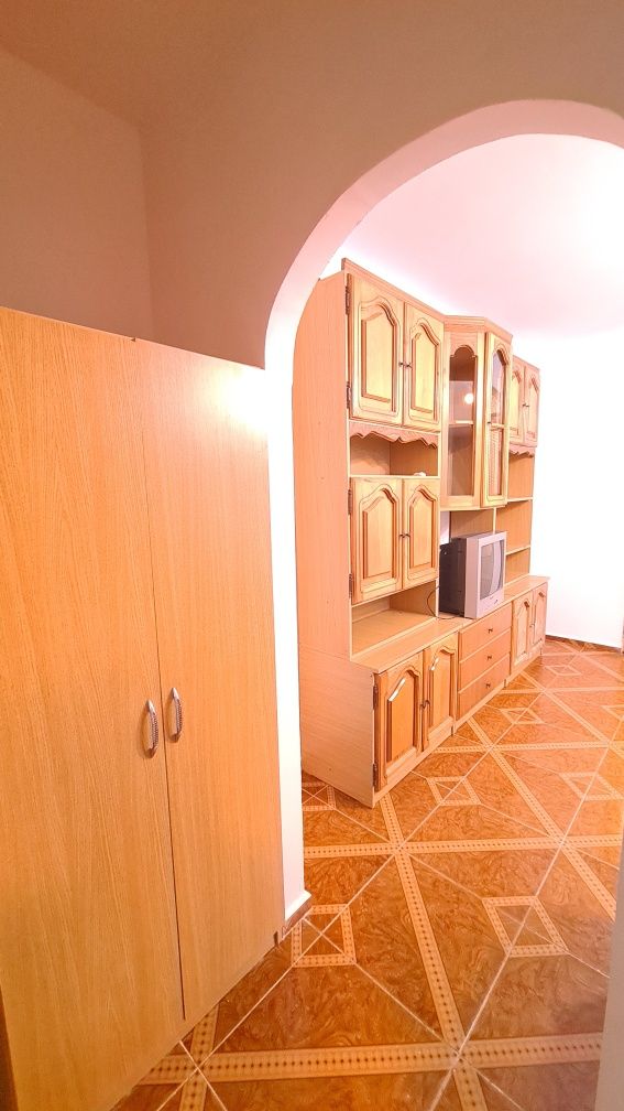 Vând apartament  3 camere Cavnic Maramures