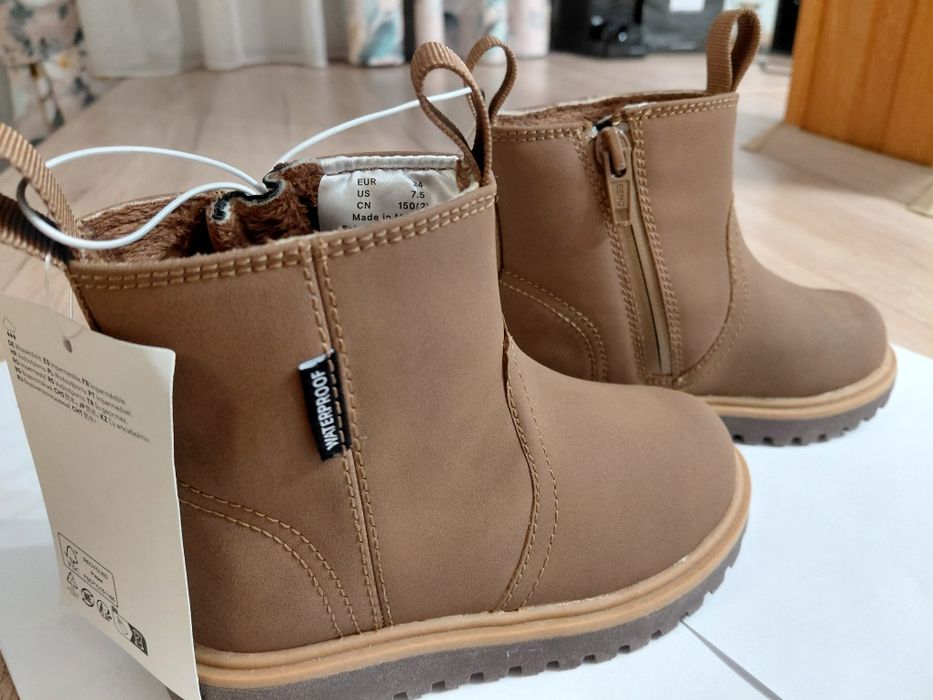 Ghete fetite H&M-  noi cu eticheta