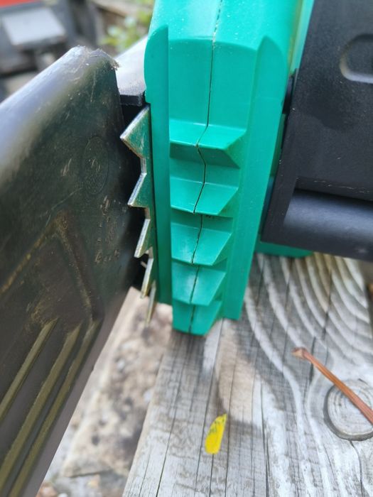 Електрическа резачка Bosch AKE 35S