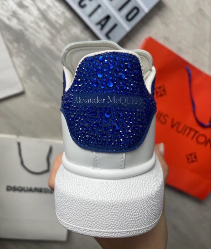 Sneackersi Alexander McQueen!