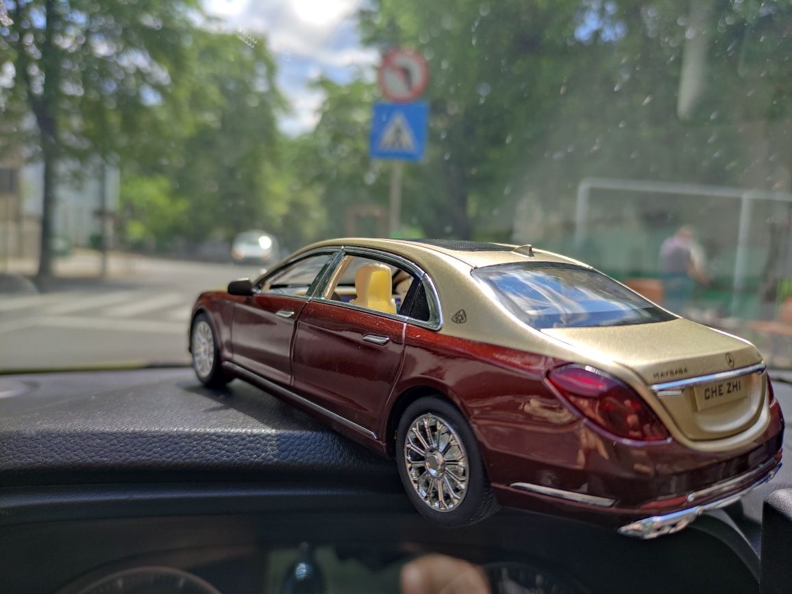 Machetă Mercedes Maybach