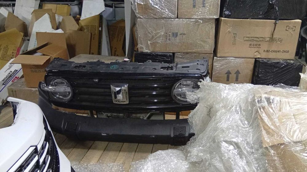 Кузовные запчасти на автомобиль tank 300