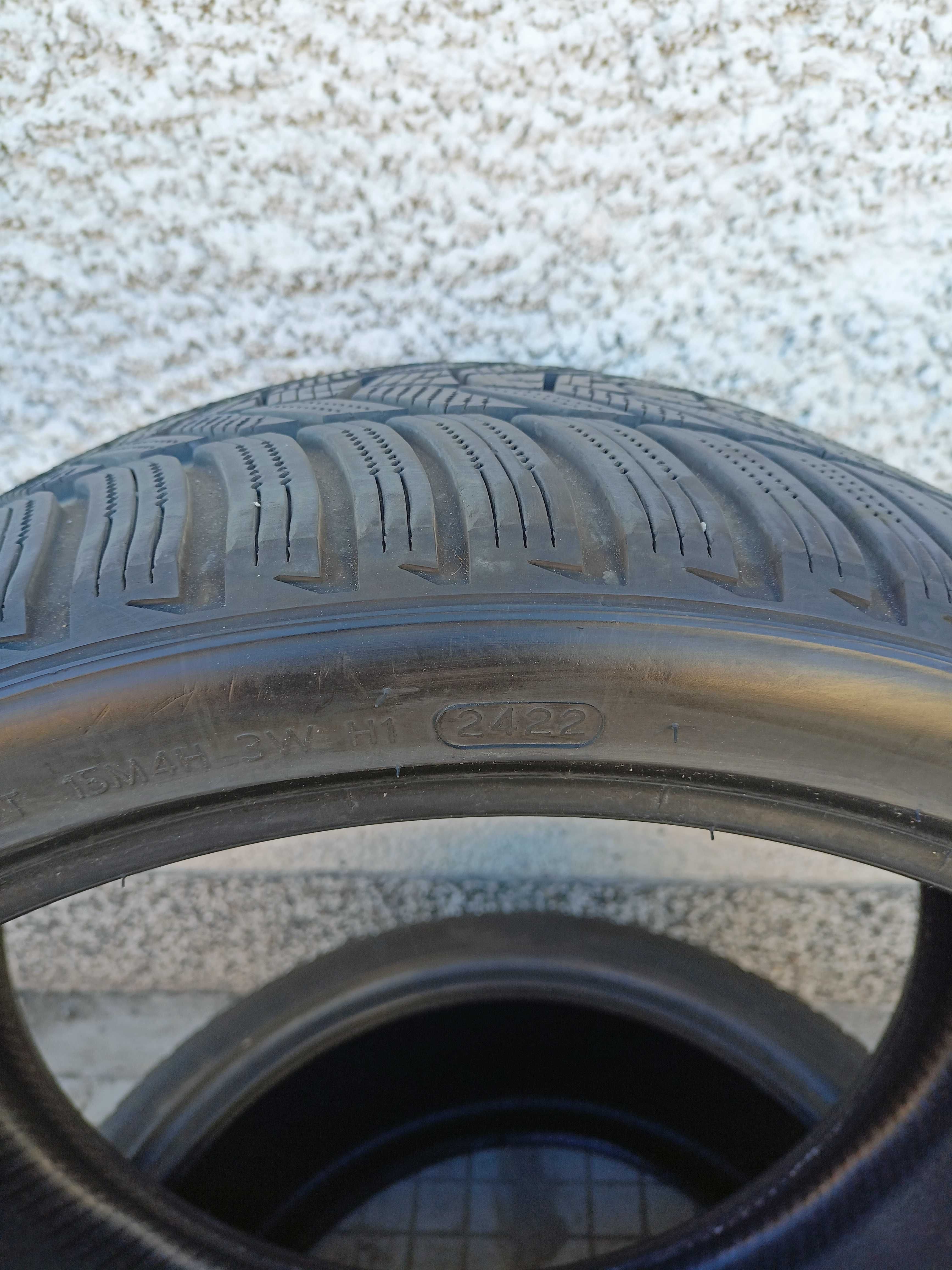 295 30 20 Hankook зимни 2 бр.