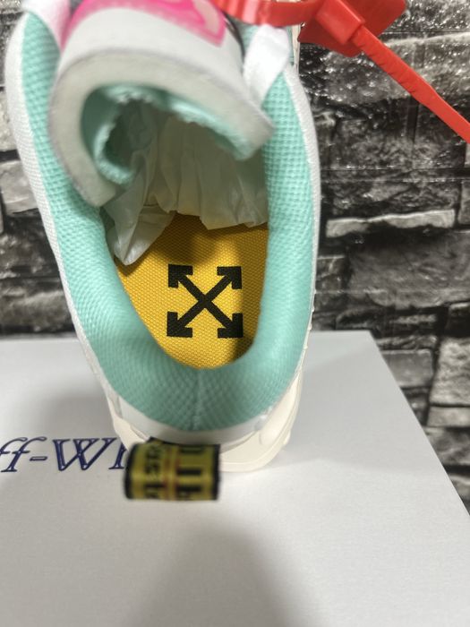 Adidasi Off-White Odsy 1000