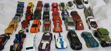 Set mașinuțe si piste Hot wheels