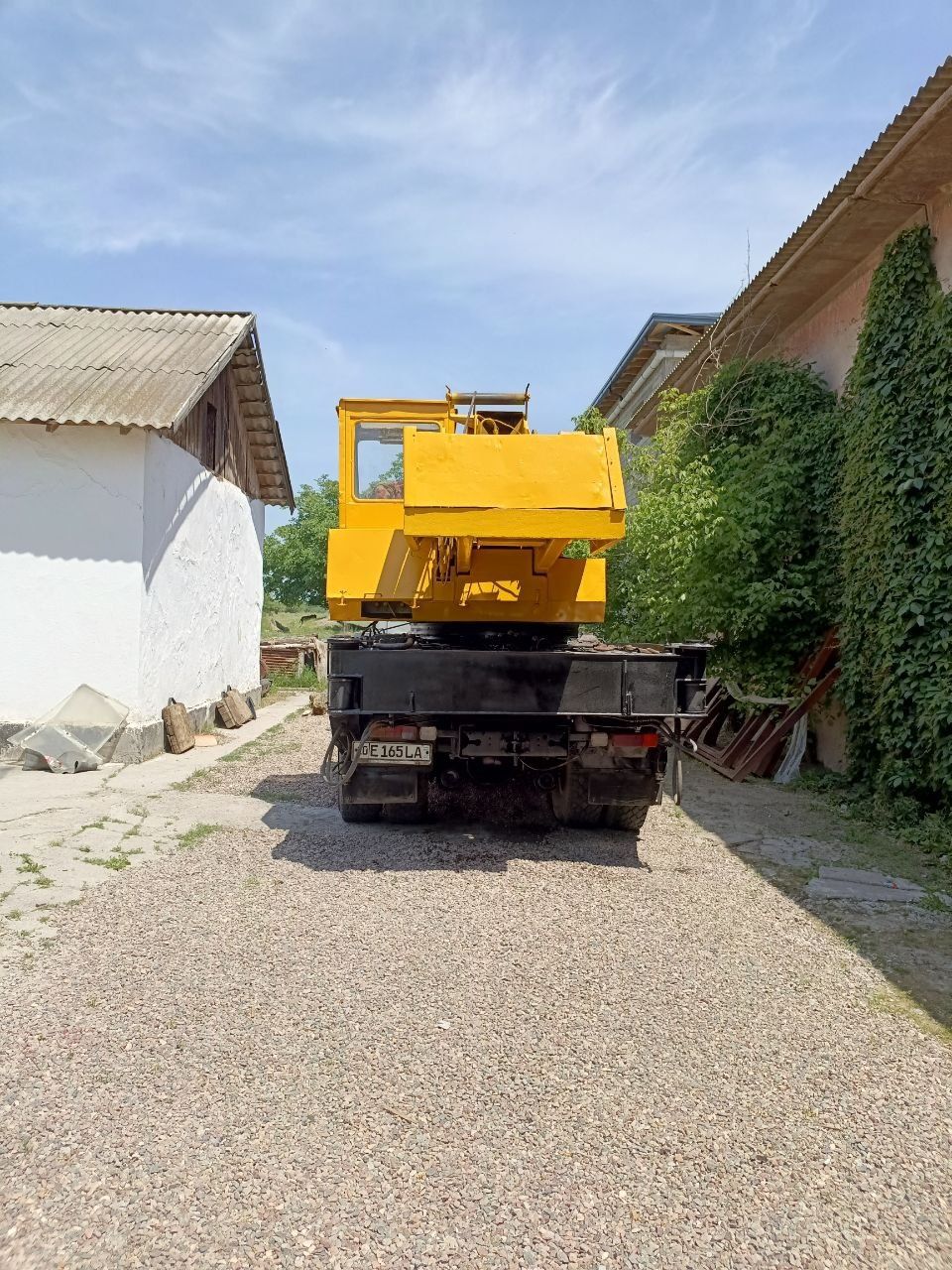 Avto kran MAZ sotiladi va xizmat korsatadi