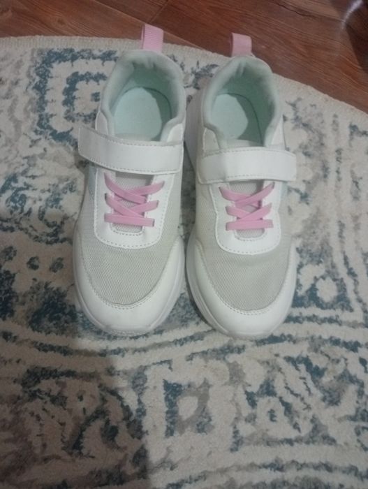 Продам  кросовки