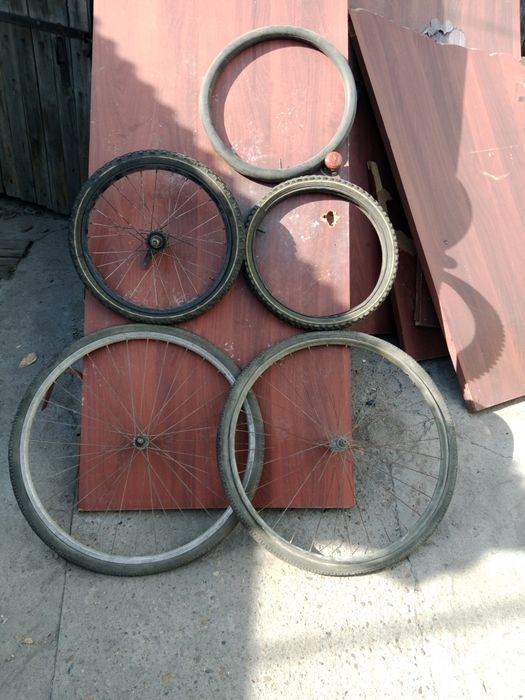 Продам колеса с камерами в отличном состоянии.