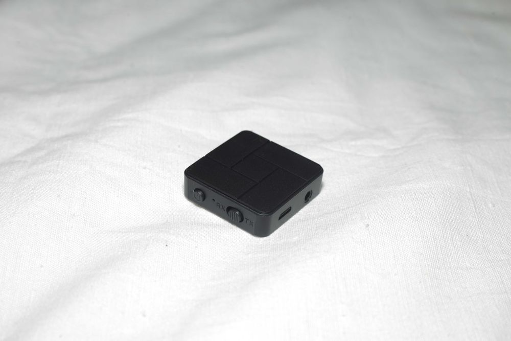 Adaptor Bluetooth 2 în 1 Audio 3.5mm Transmițător și Receiver Wireless