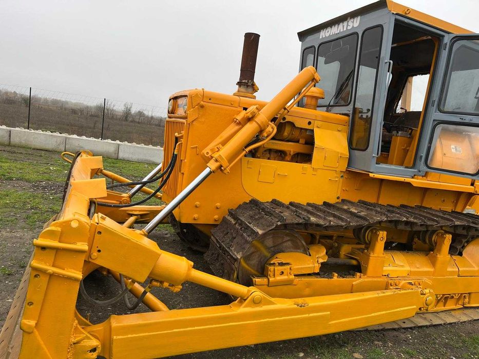 Vand sau inchiriez buldozer cu plug(trencher) pentru fibra optica