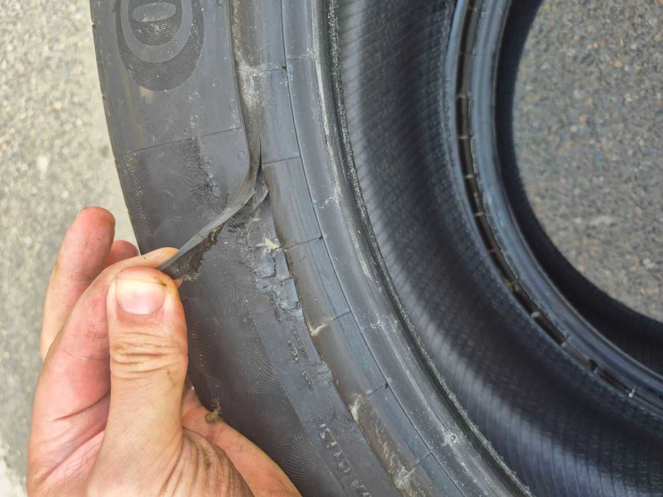 Лятна гума 2 - 255/45/20 - Continental Permium Contact 6 с дефект