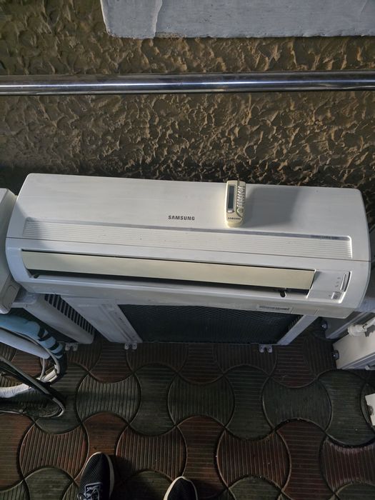 Vand 2 aere condiționat samsung .