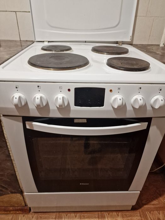 Электрическая плита Hansa