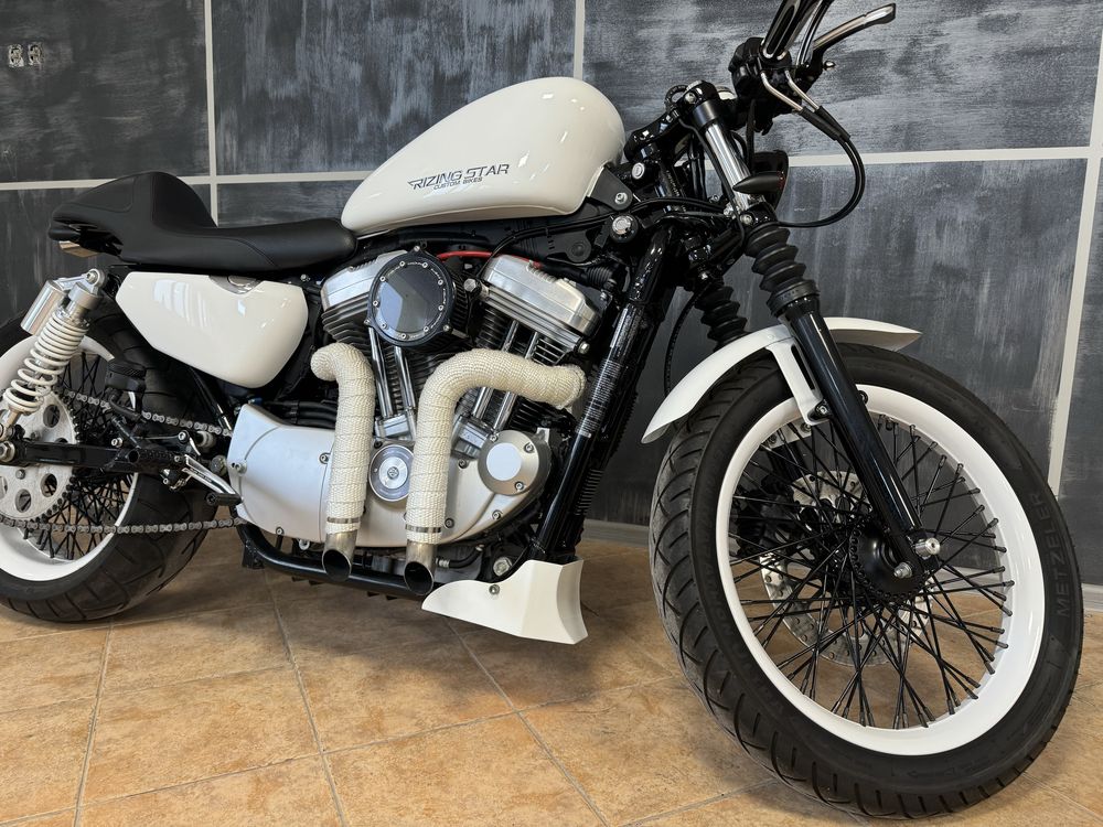 Harley Davidson-Sportster HL883