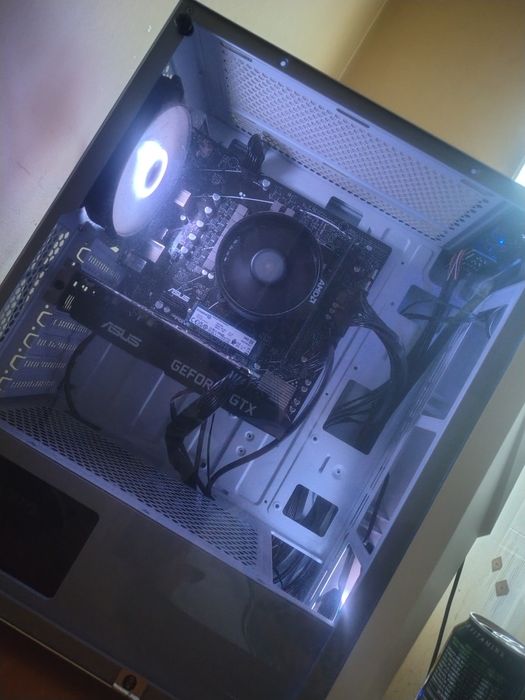 Vând PC gaming AMD ryzen 5 7600