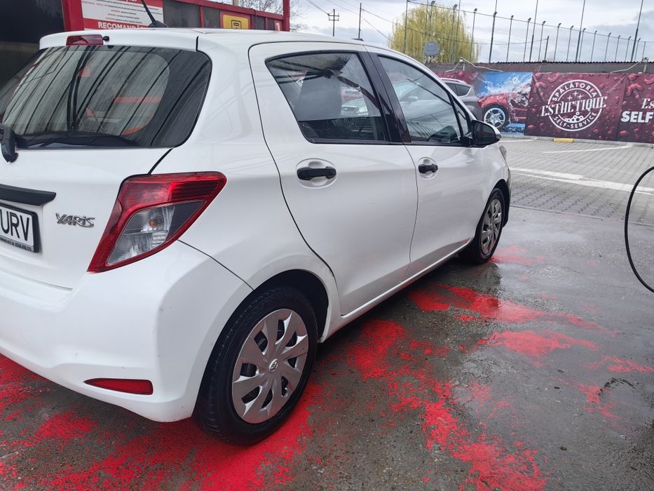 Toyota yaris 2013