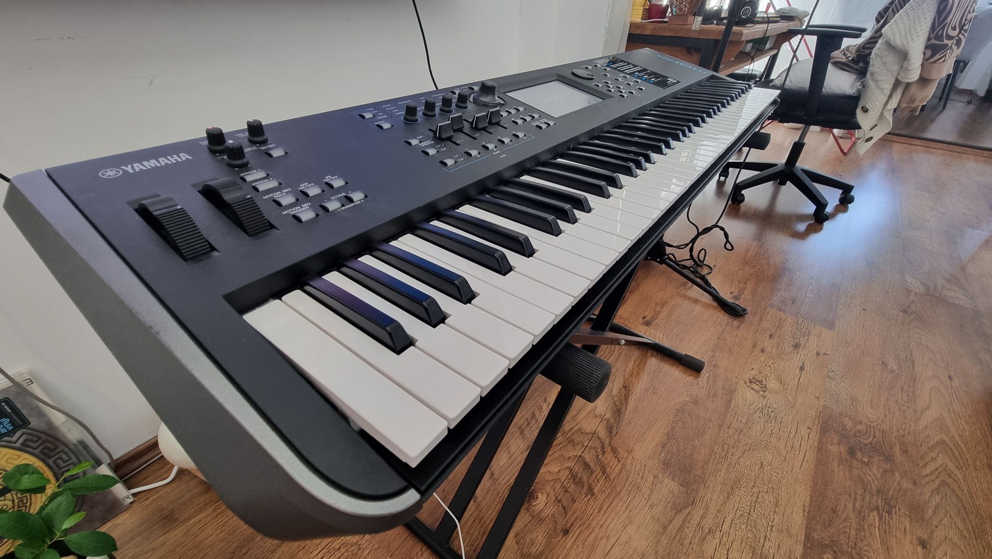 YAMAHA MODX 7 синтезатор