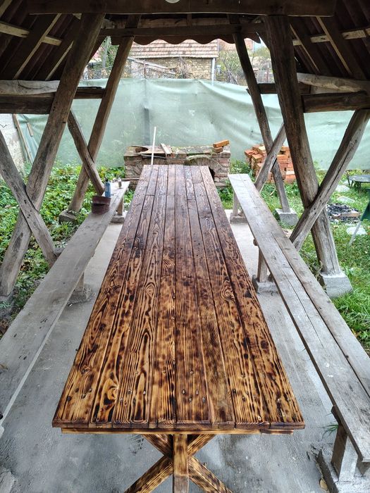 Masă de grădină din lemn masiv