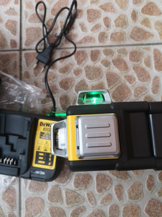 De Walt DCLE34031D1 Лазерен Нивелир Линеен 18V 3лъча зелени