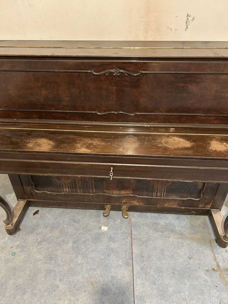 Pianina EdSeiler fabricat in germania
