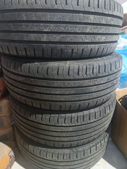 Vând sau schimb anvelope marca Continental