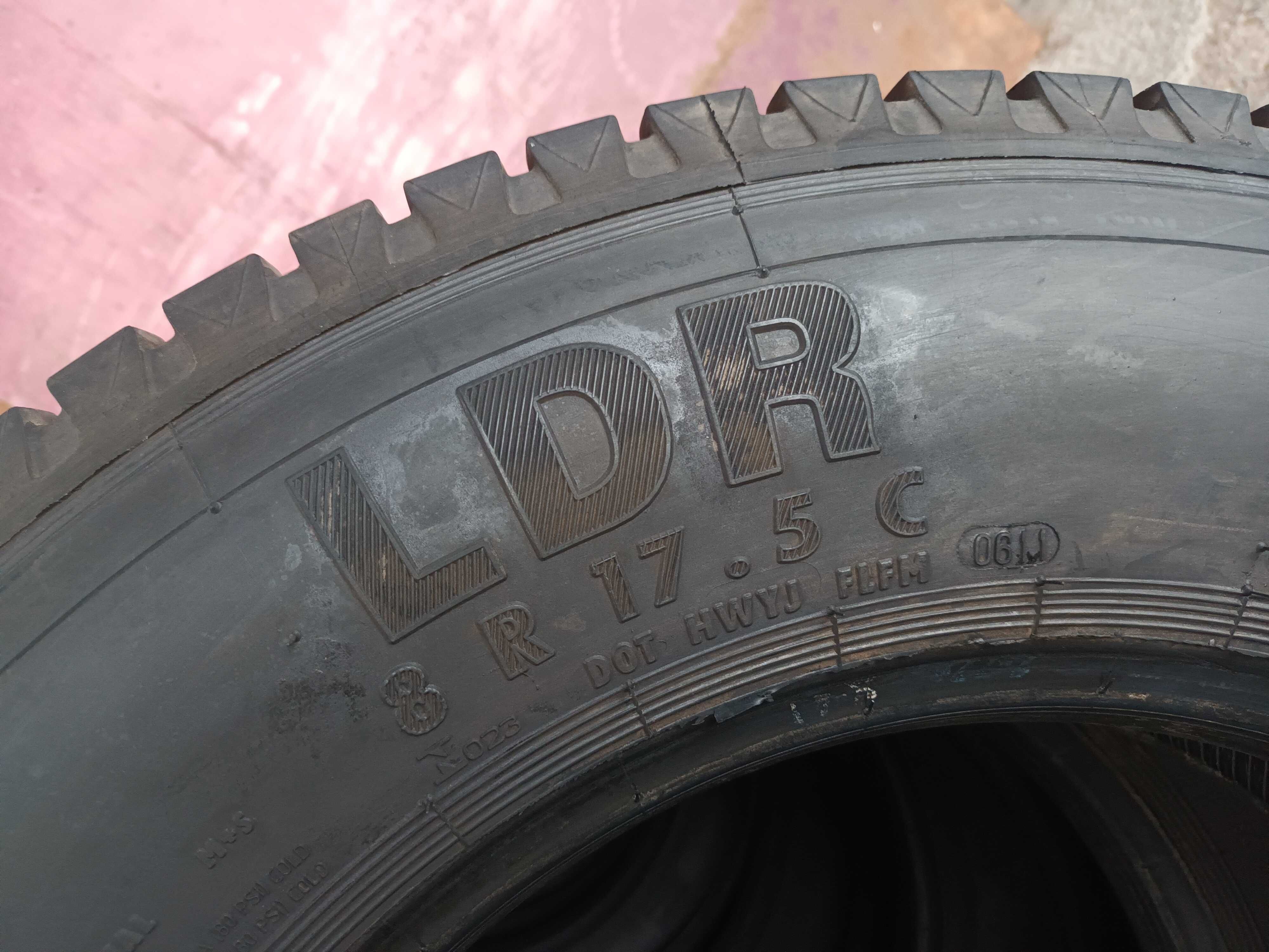 2 Тежкотоварни гуми 8R17.5 Continental LDR RADIAL GS 117/116L M+S