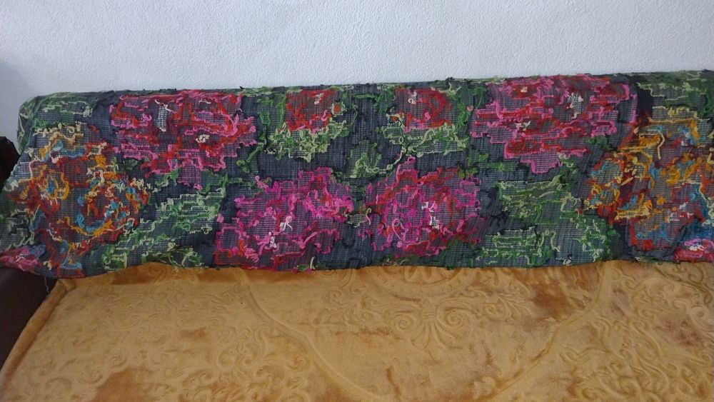 Obiect țesut in războiul de casă