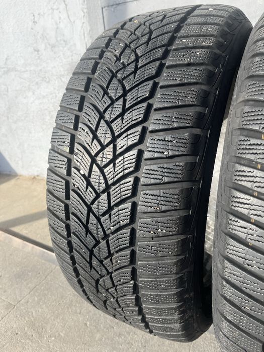 2 бр. зимни гуми 235/50/17 GoodYear 7 mm DOT 0219