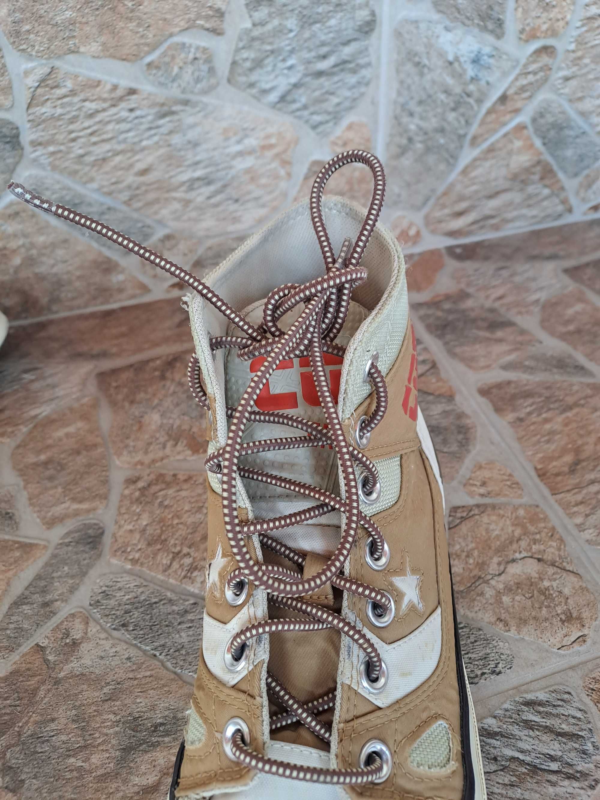 Converse Mountain Chuck 70