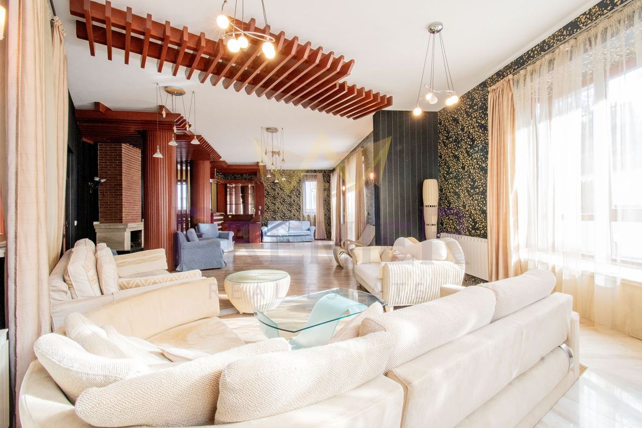 Продава се Къща в София, Бояна - 714 кв.м за 1961 €/кв.м - Снимка #1