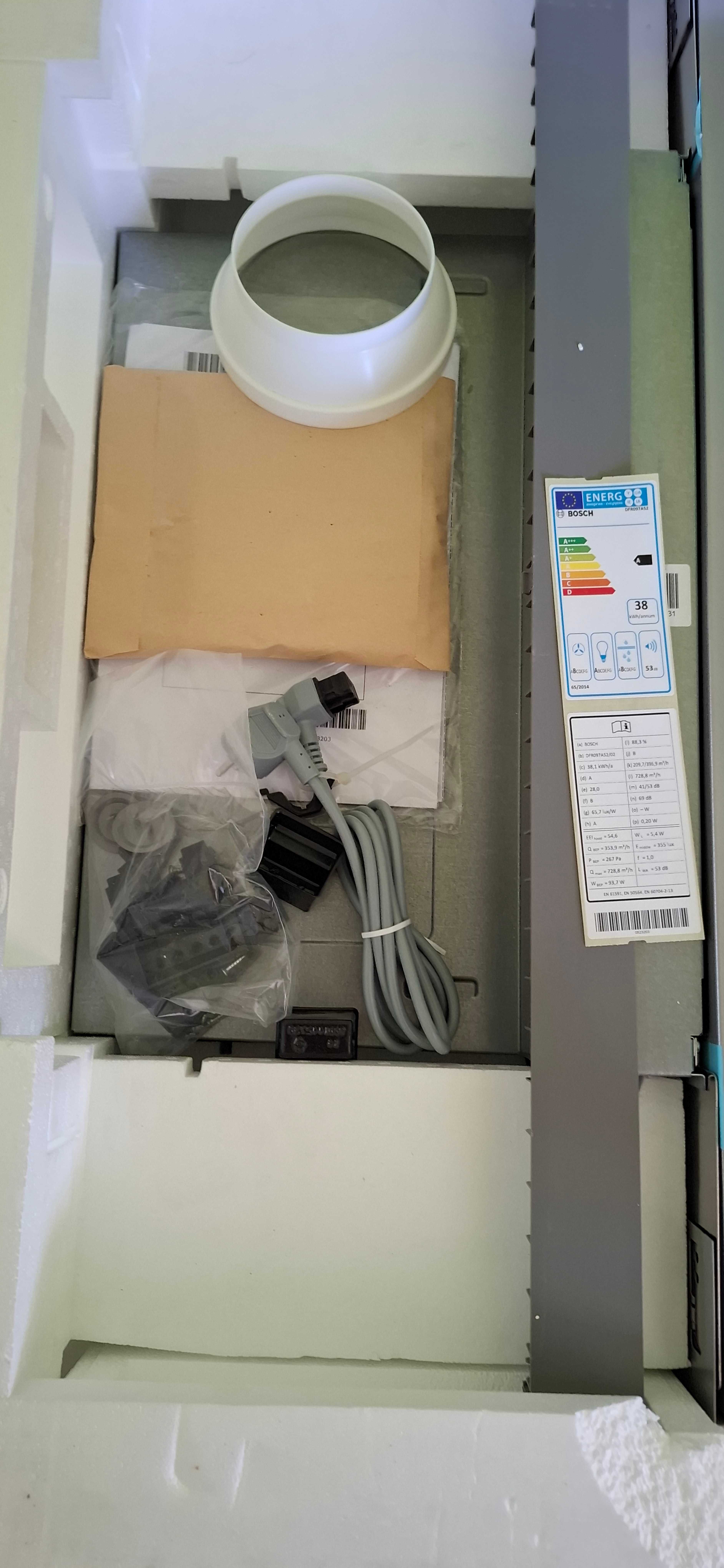 Кухонная вытяжка Bosch DFR097A52