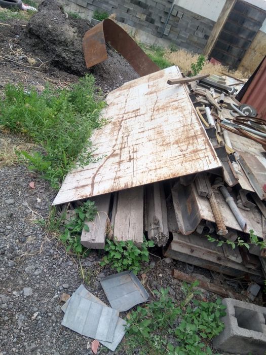 Лист железный из под пола контейнера морского