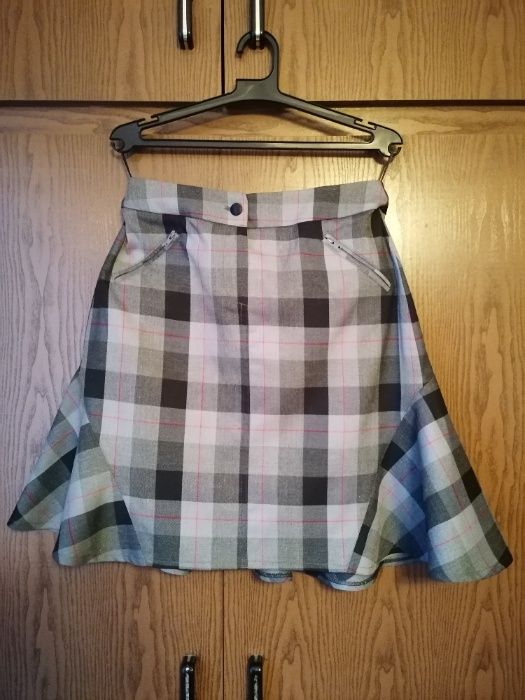 Карирана пола в сиво и черно