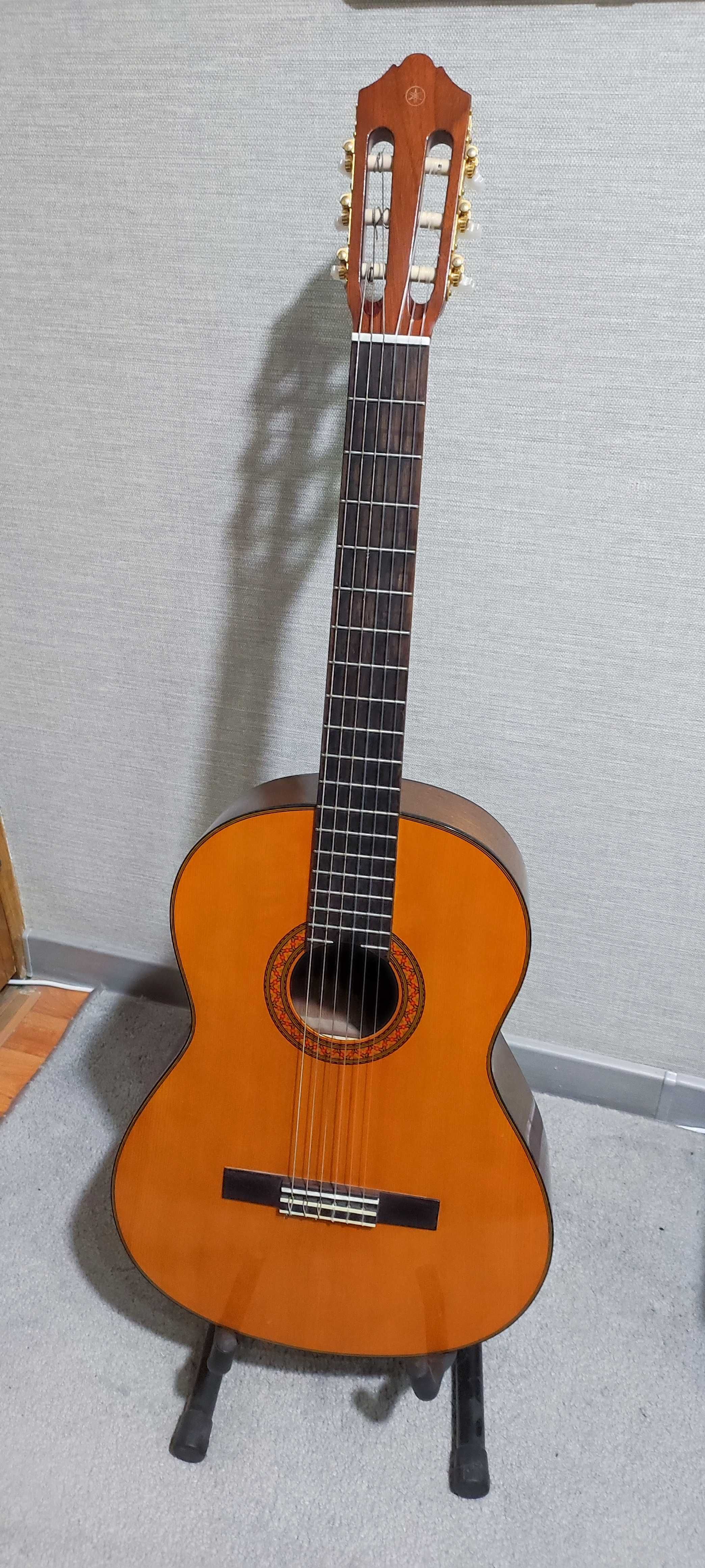 Гитара Yamaha C70 (Продам из хороших рук в хорошие руки)