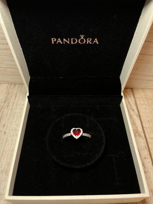 Set Pandora bijuterii de argint model inimă roșie