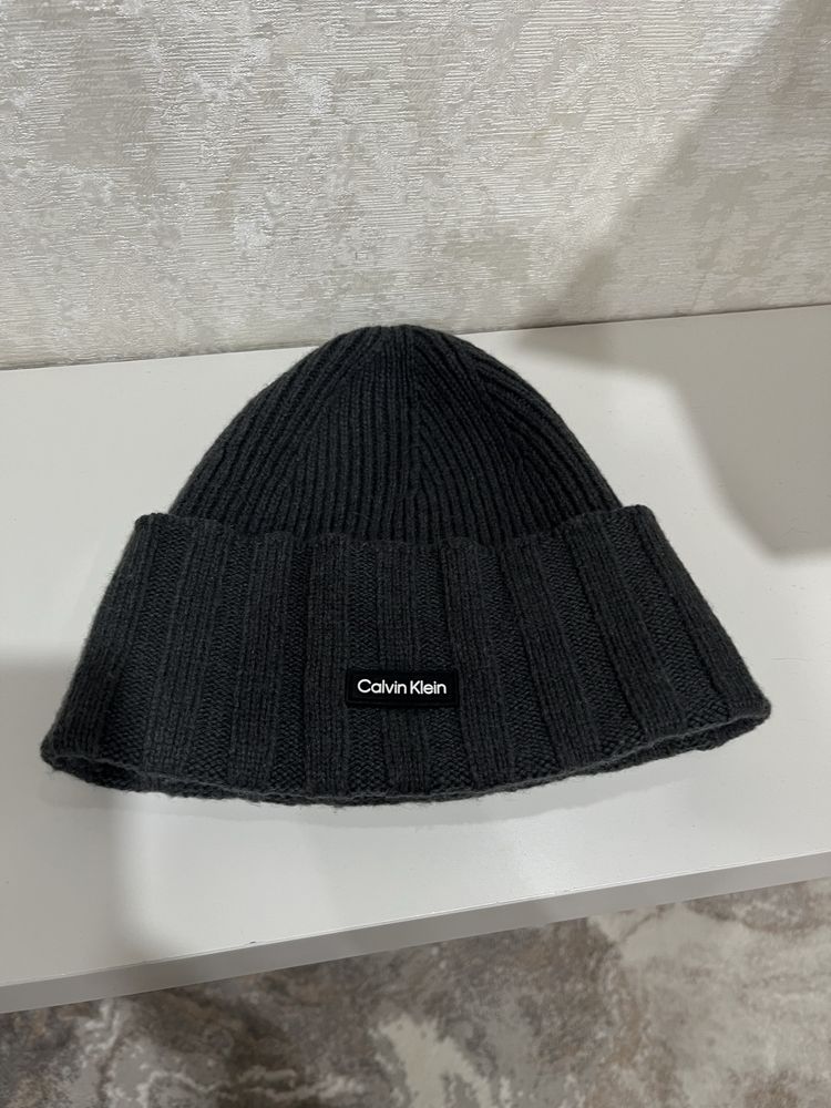 шапка Calvin Klein