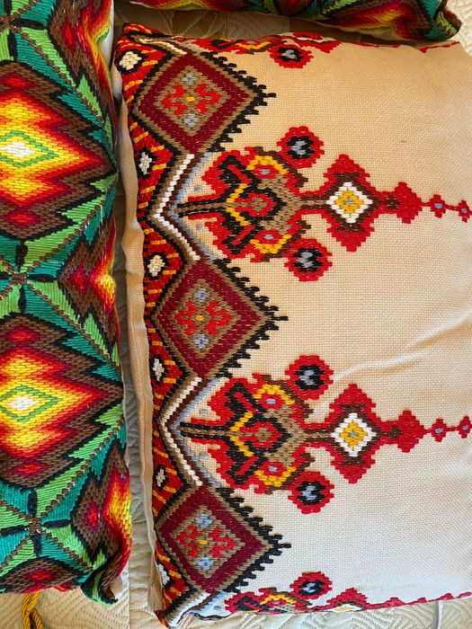 Ръчно бродирани калъфки за възглавници