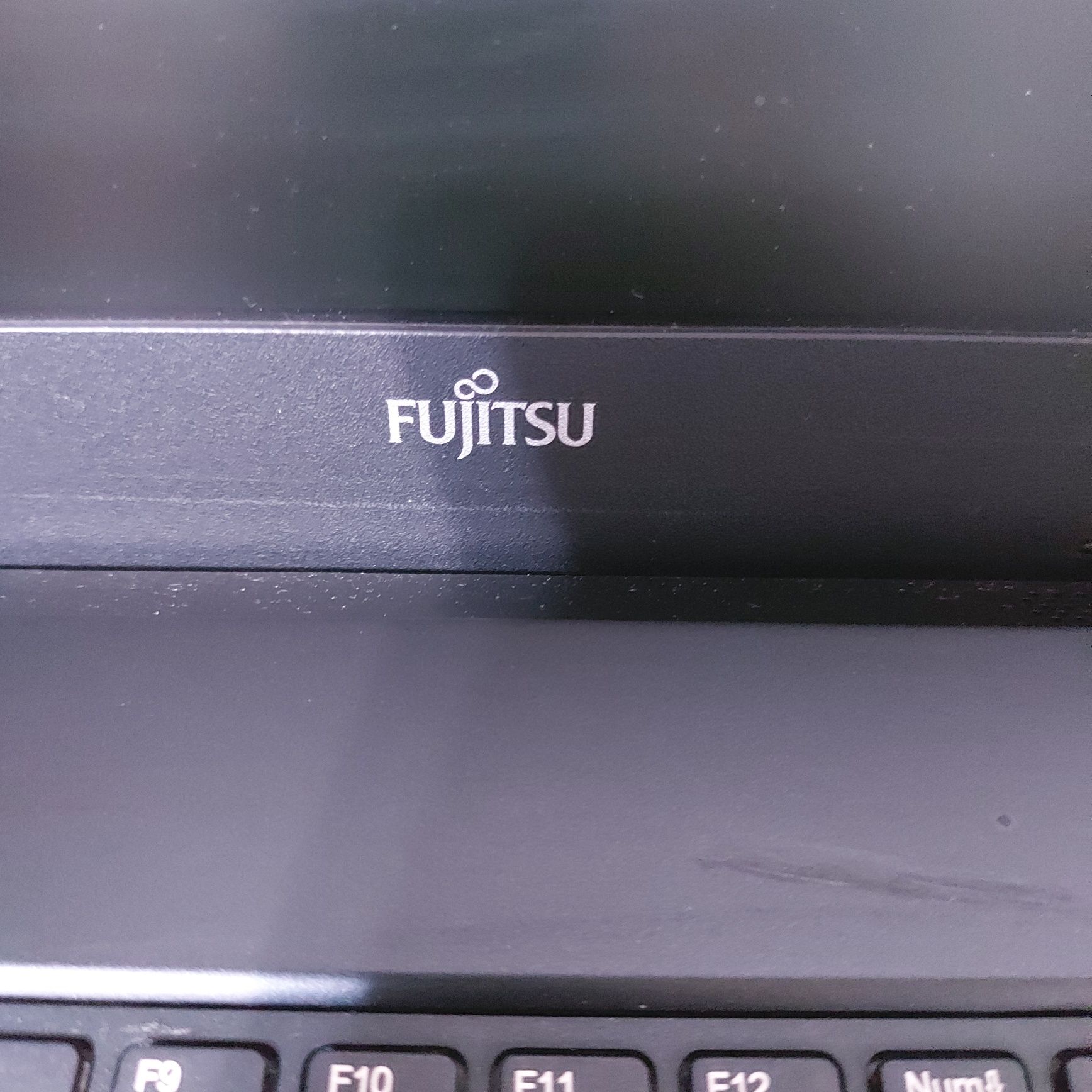 Ноутбук Fujitsu A555 как новый