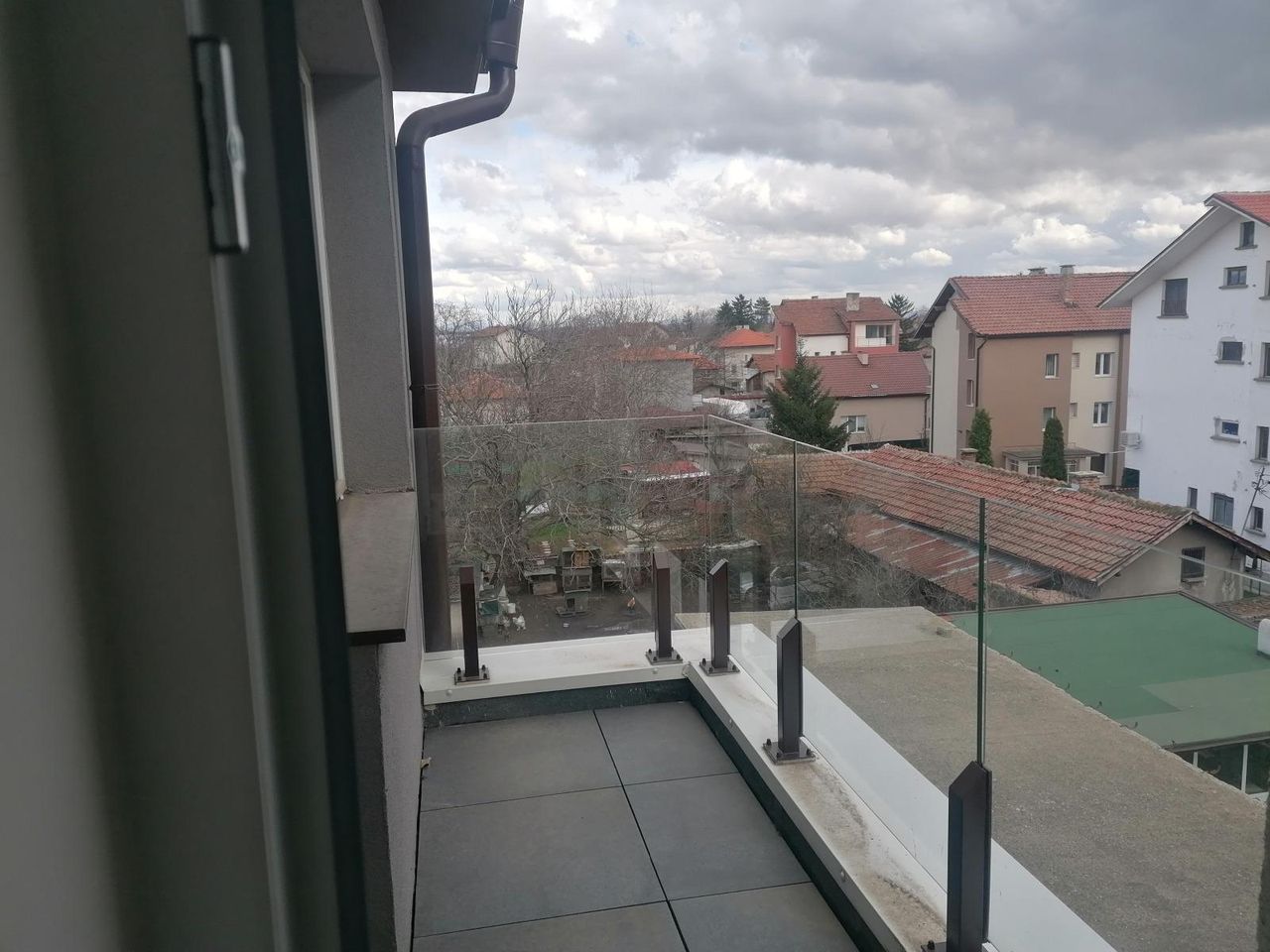 Дава се под наем Тристаен апартамент в София, Бенковски - 90 кв.м за 700 € - Снимка #4