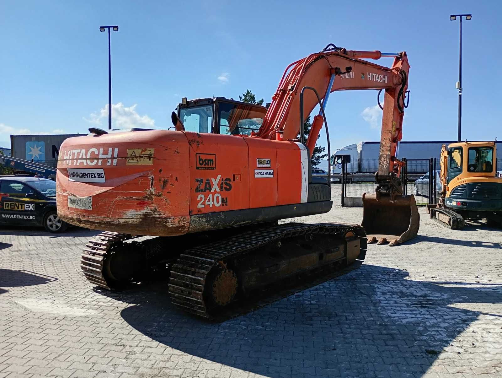 Багер Hitachi ZX240N-3