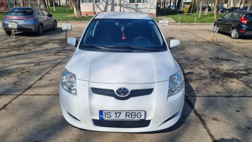 Vând Toyota Auris