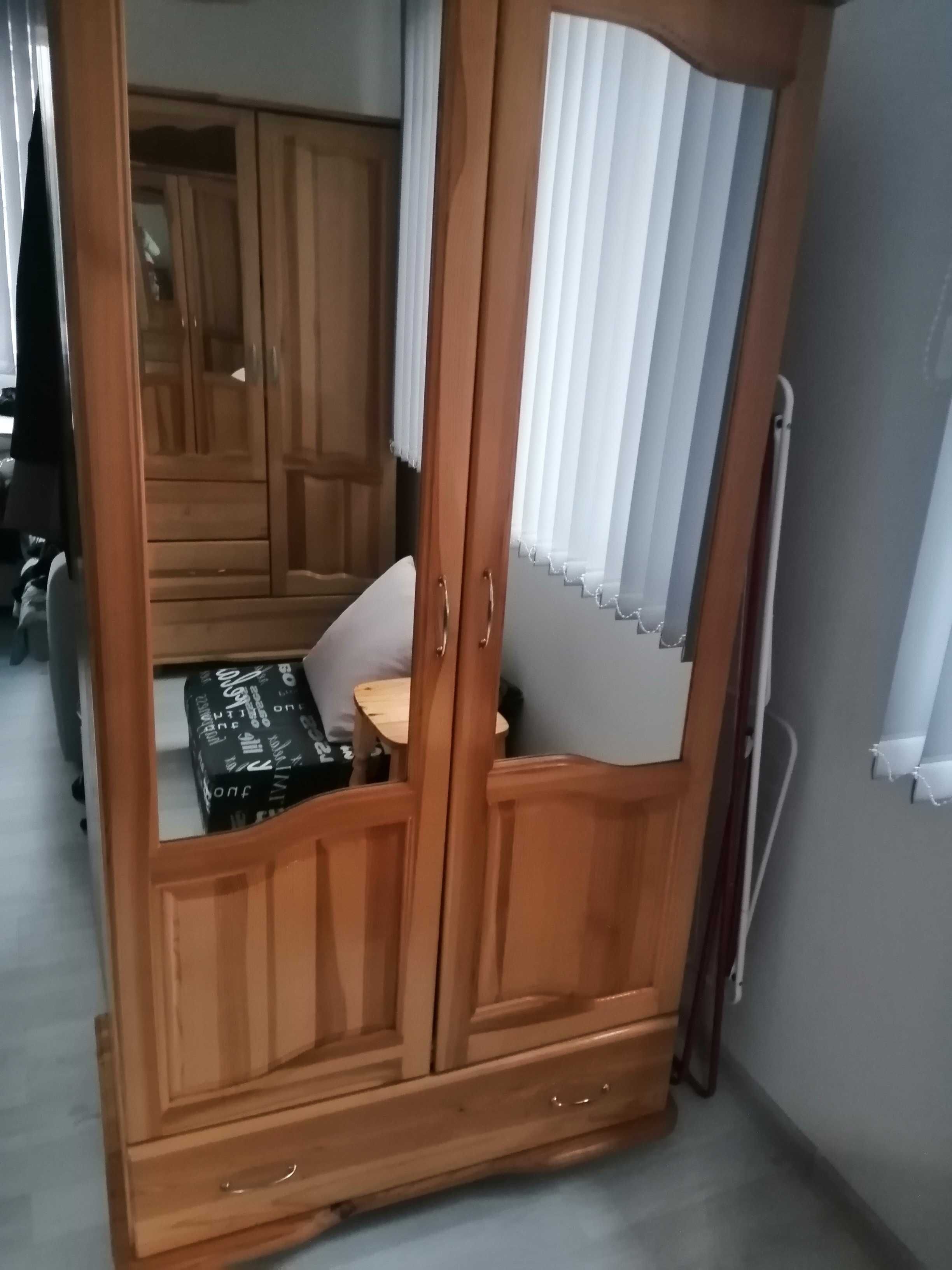 Гардероб в отлично състояние