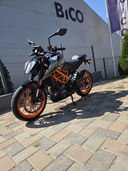 Motocicleta KTM Duke 390 A2