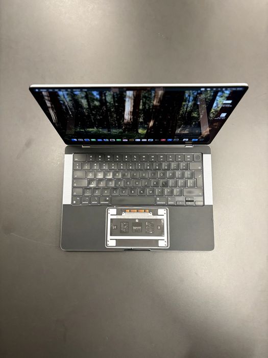 Apple MacBook Pro 14" (2021) – M1 Pro / 16GB RAM / 512GB SSD