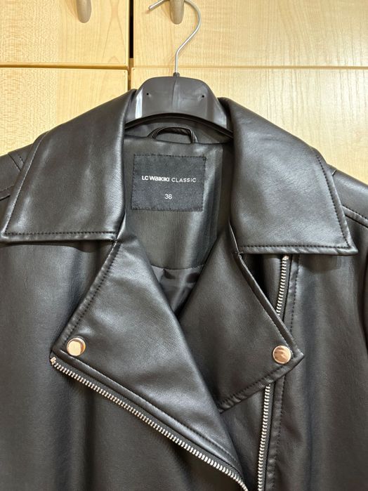 Черно кожено яке